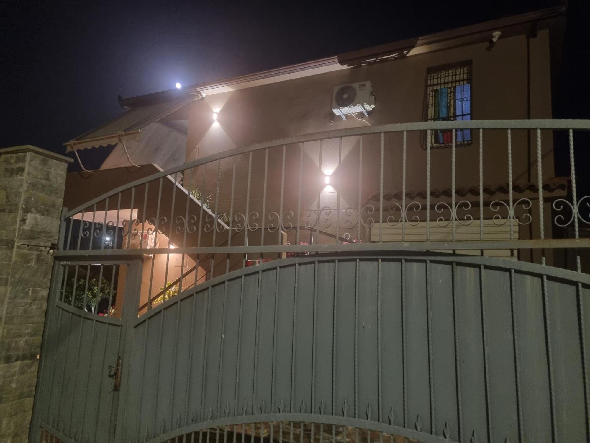 Vila Megi-Rent Room Vlore Exterior photo
